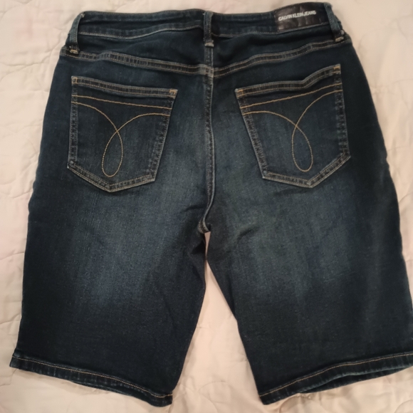 Calvin Klein Shorts 2 identical pair - Picture 4 of 7